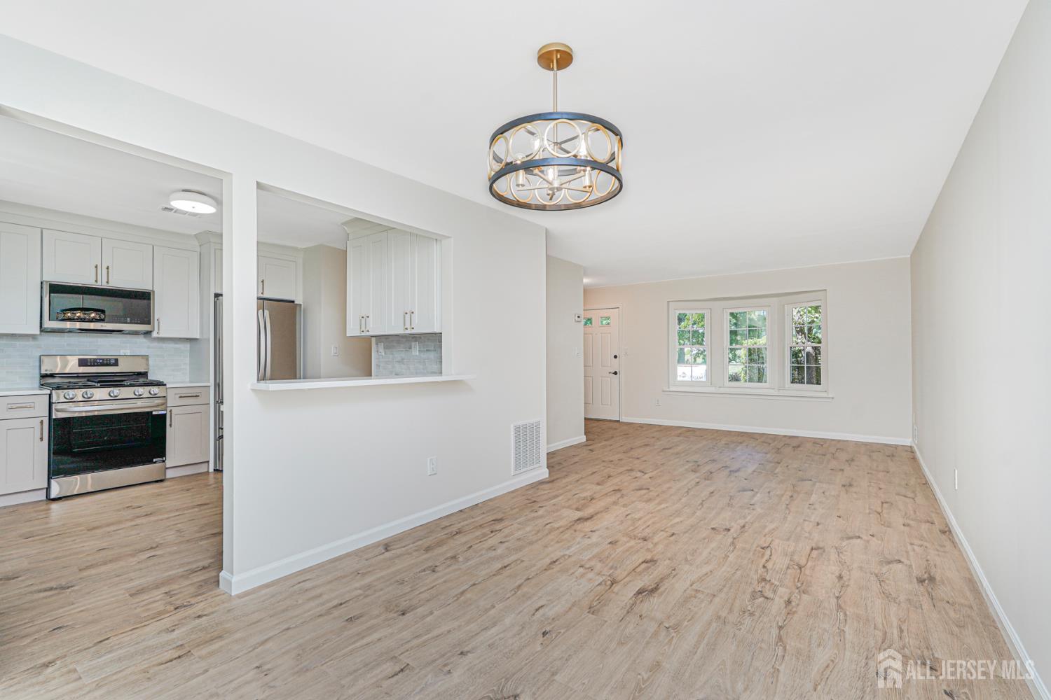 703 Timber Oaks Road Edison, NJ 08820 - Photo 6 of 25