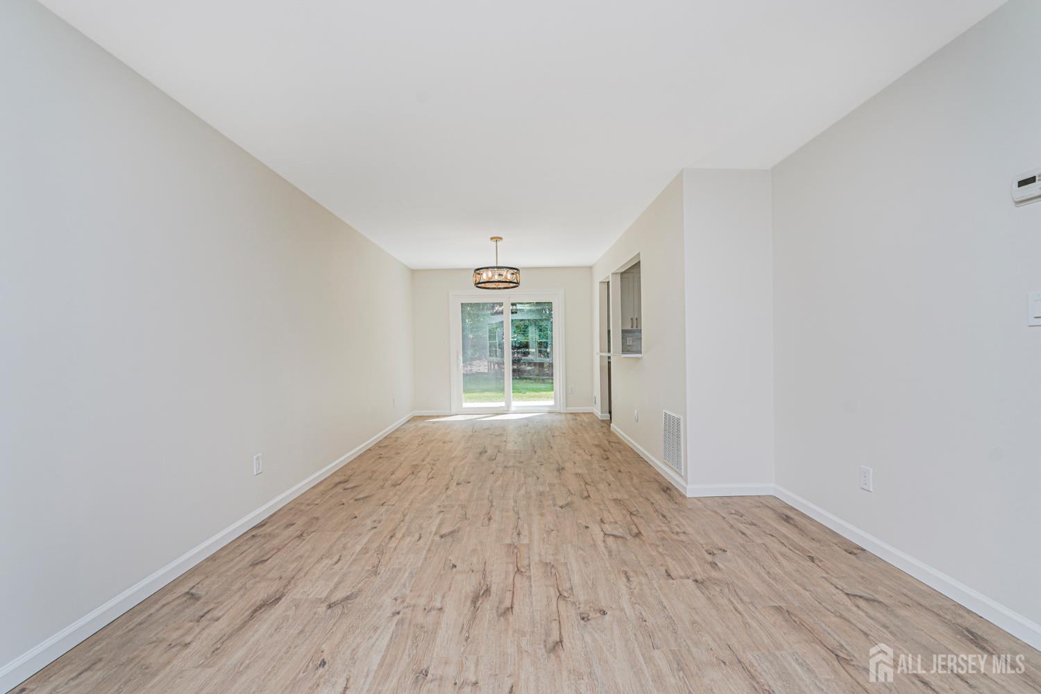703 Timber Oaks Road Edison, NJ 08820 - Photo 8 of 25