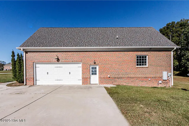 $425,000 | 1876 Kingfisher Court, Nashville, NC 27856