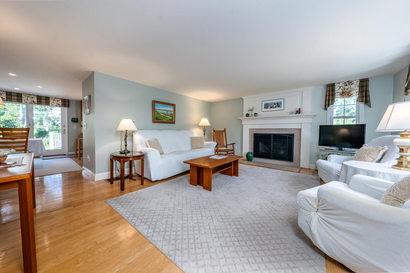 21 Eileen Road Chatham, MA 02633 - Photo 6 of 39 Living Room