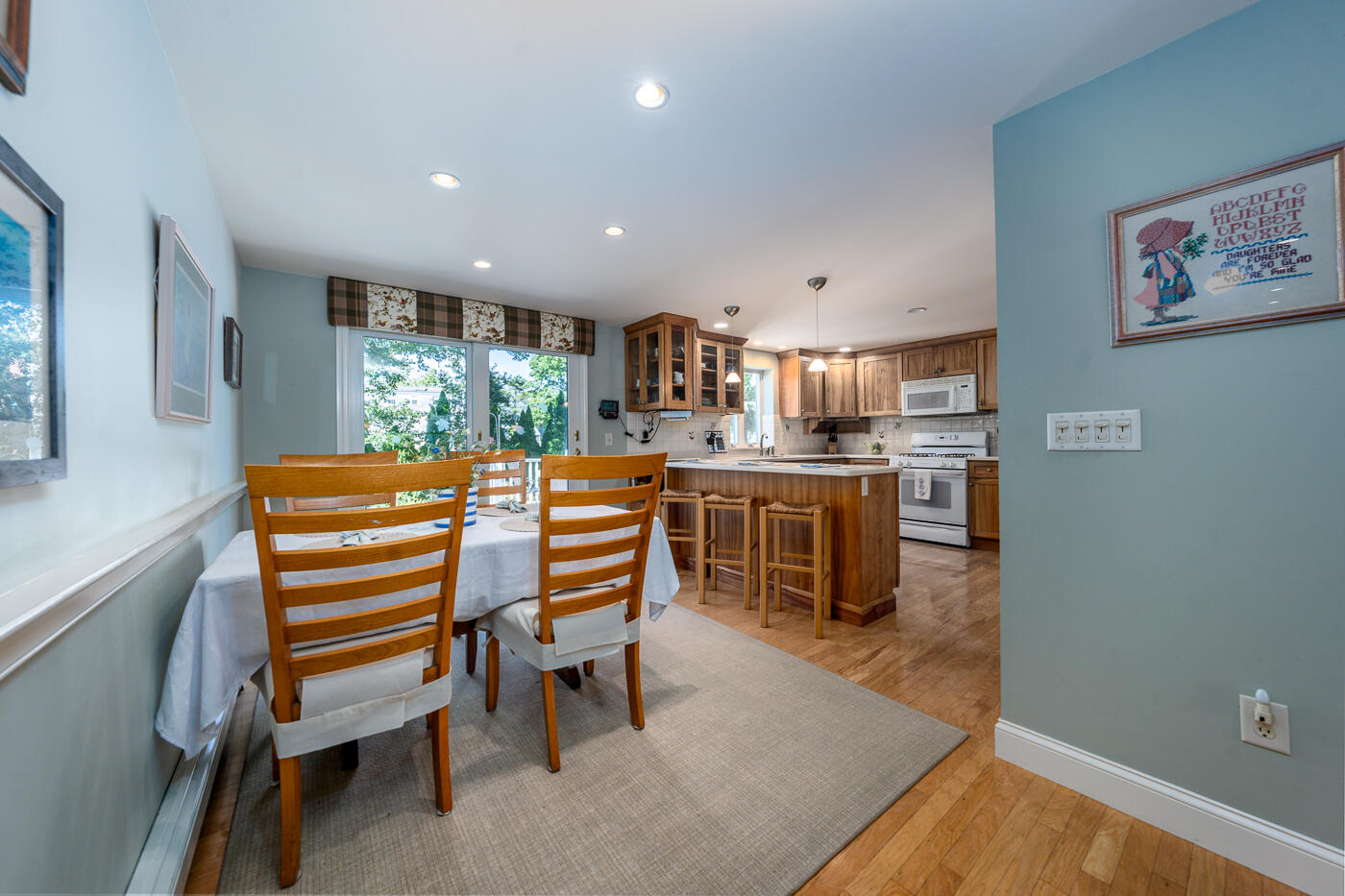 21 Eileen Road Chatham, MA 02633 - Photo 9 of 39 Dining Room