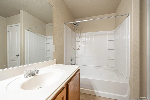 $1,800 | 5706 Sendero Springs, San Antonio, TX 78251