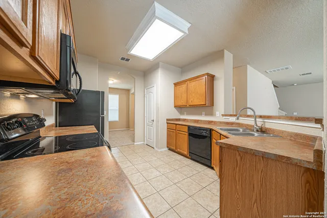 $1,800 | 5706 Sendero Springs, San Antonio, TX 78251