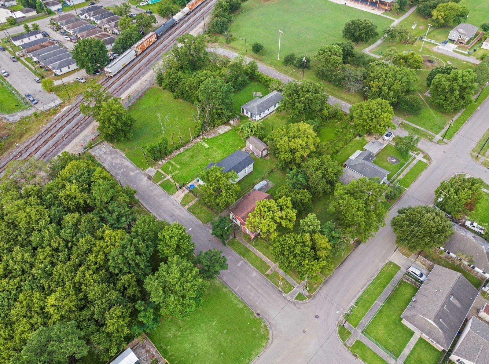 1919 Hailey Street Houston, TX 77026 - Photo 3 of 4 an aerial view of a yard