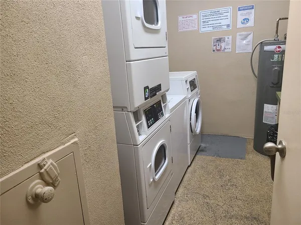 $1,600 | 2763 Woodgate Lane, Unit 207, Sarasota, FL 34231