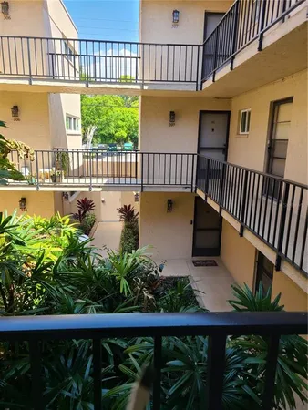 $1,600 | 2763 Woodgate Lane, Unit 207, Sarasota, FL 34231