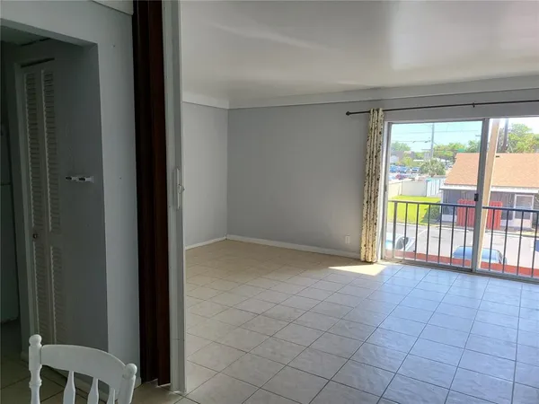 $1,600 | 2763 Woodgate Lane, Unit 207, Sarasota, FL 34231