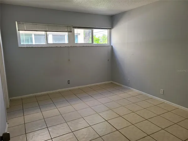 $1,600 | 2763 Woodgate Lane, Unit 207, Sarasota, FL 34231