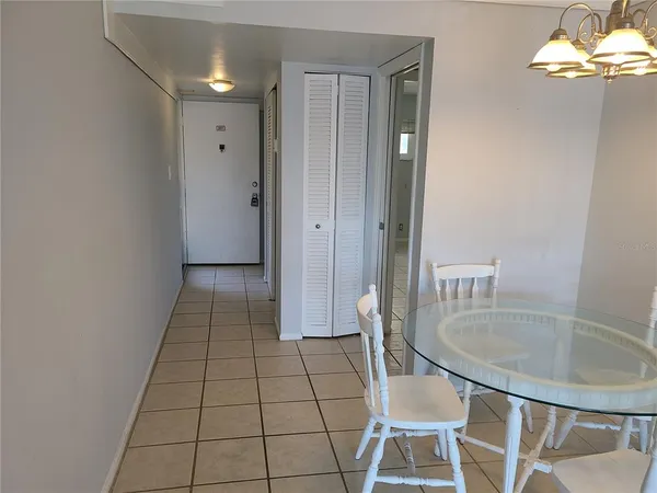 $1,600 | 2763 Woodgate Lane, Unit 207, Sarasota, FL 34231