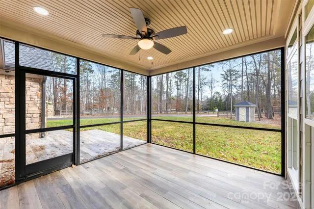 a view of a livingroom with an empty space