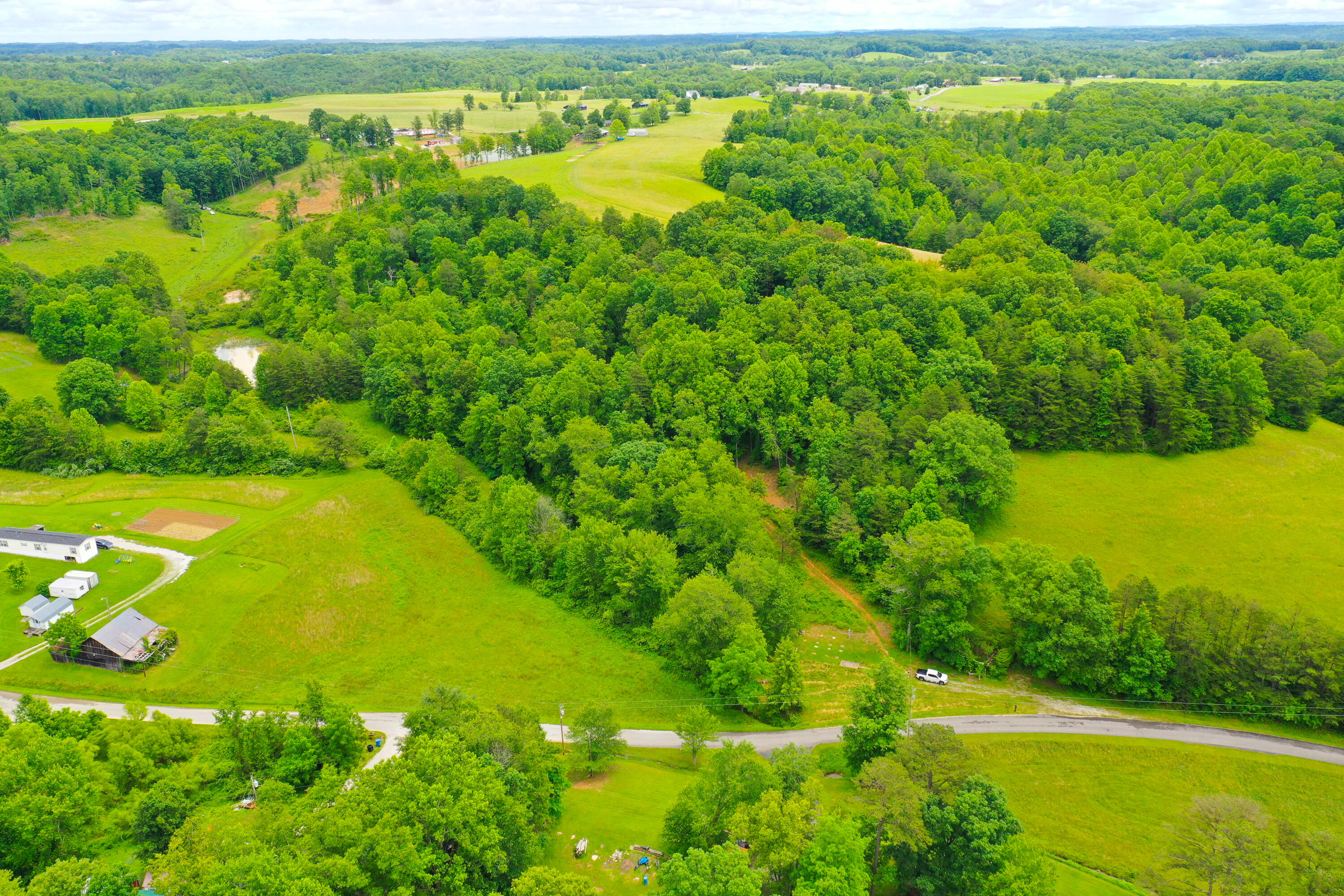 2062 Hellard Road Annville, KY 40402 - Photo 19 of 19 DJI_0011