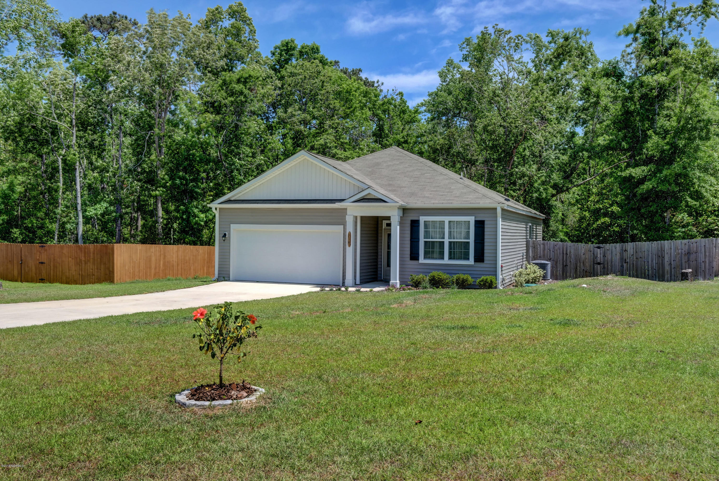 114 Mardella Way Holly Ridge, NC 28445 - Photo 4 of 37 P3677548_49_50_51_52_53_54