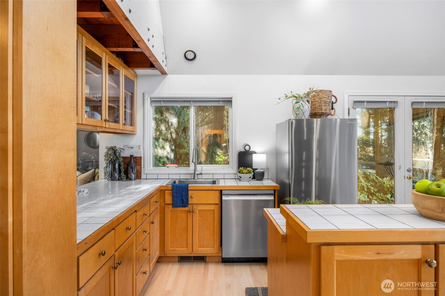 16273 Reitan Road Northeast Bainbridge Island, WA 98110 - Photo 17 of 39