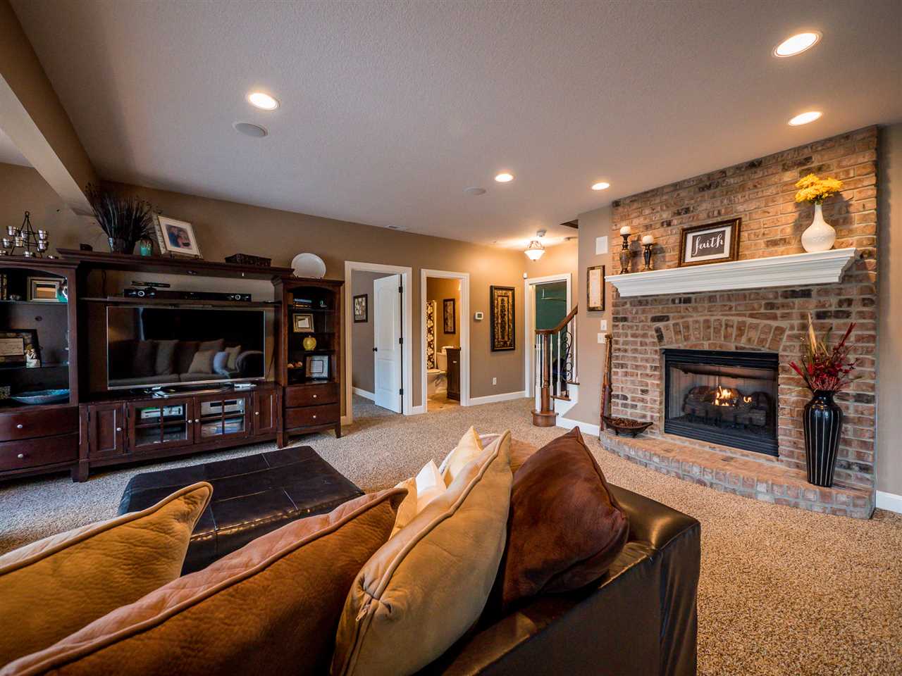6383 Hollopeter Road Leo, IN 46765 - Photo 4 of 36