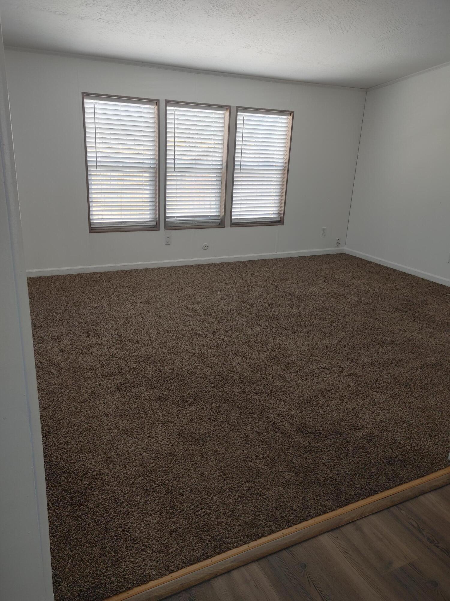 474 4th Street Madras, OR 97741 - Photo 26 of 29 4th living room1