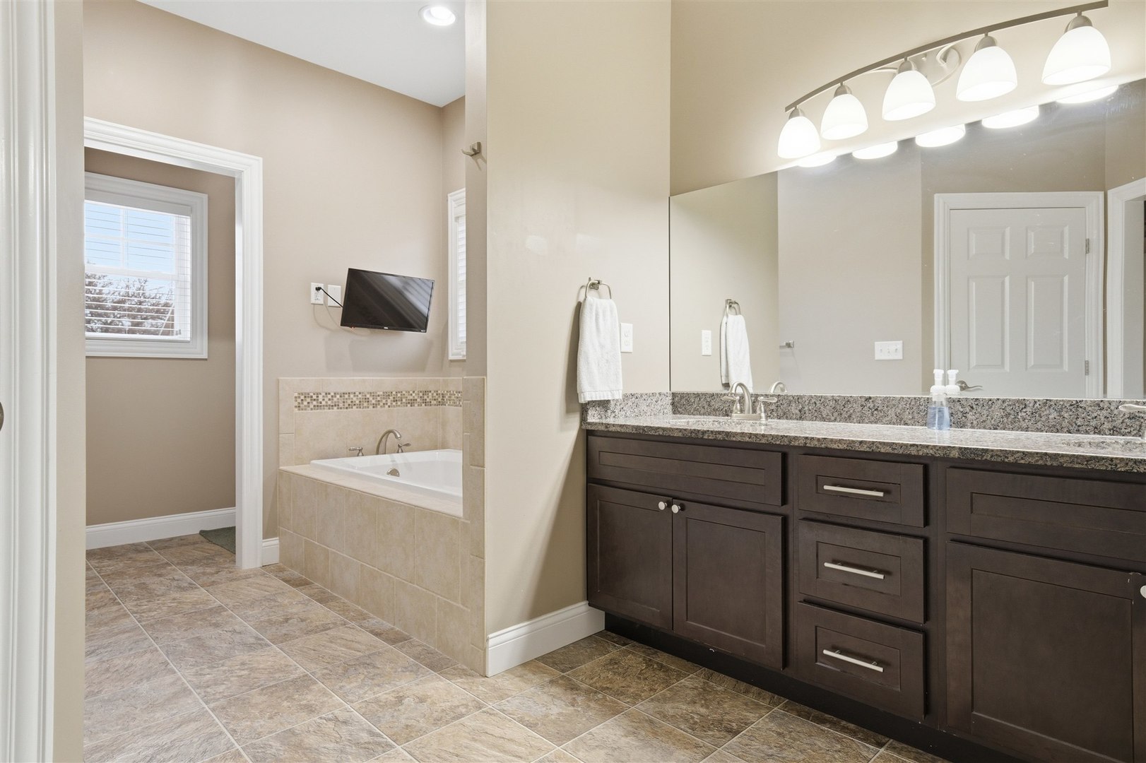 404 Victoria Drive Washington, IL 61571 - Photo 17 of 29