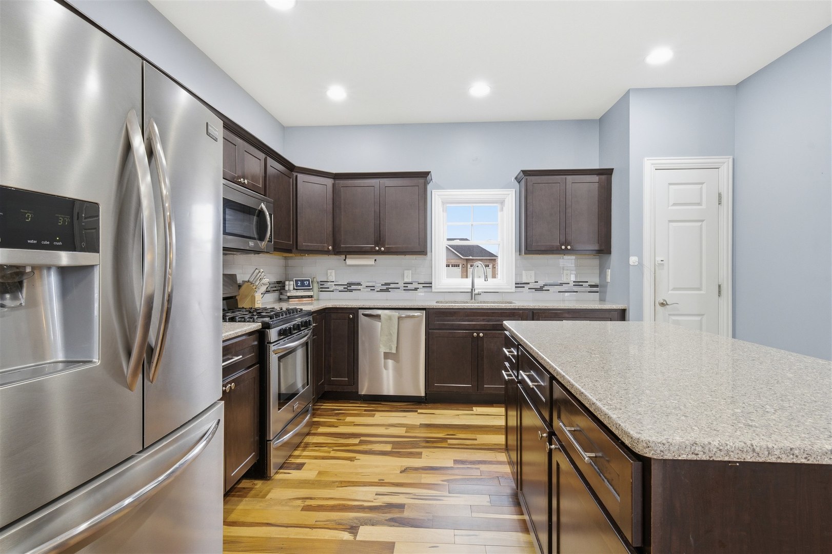 404 Victoria Drive Washington, IL 61571 - Photo 9 of 29