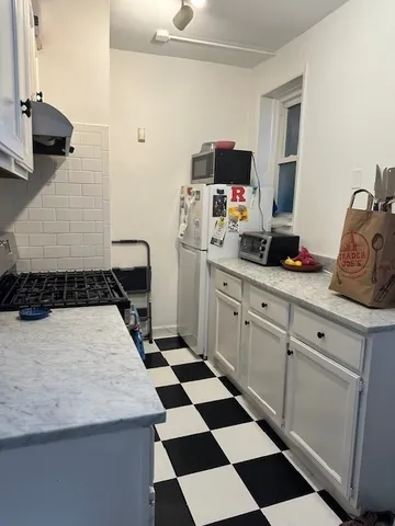 $2,000 | 1459 West Elmdale Avenue, Unit 3, Chicago, IL 60660