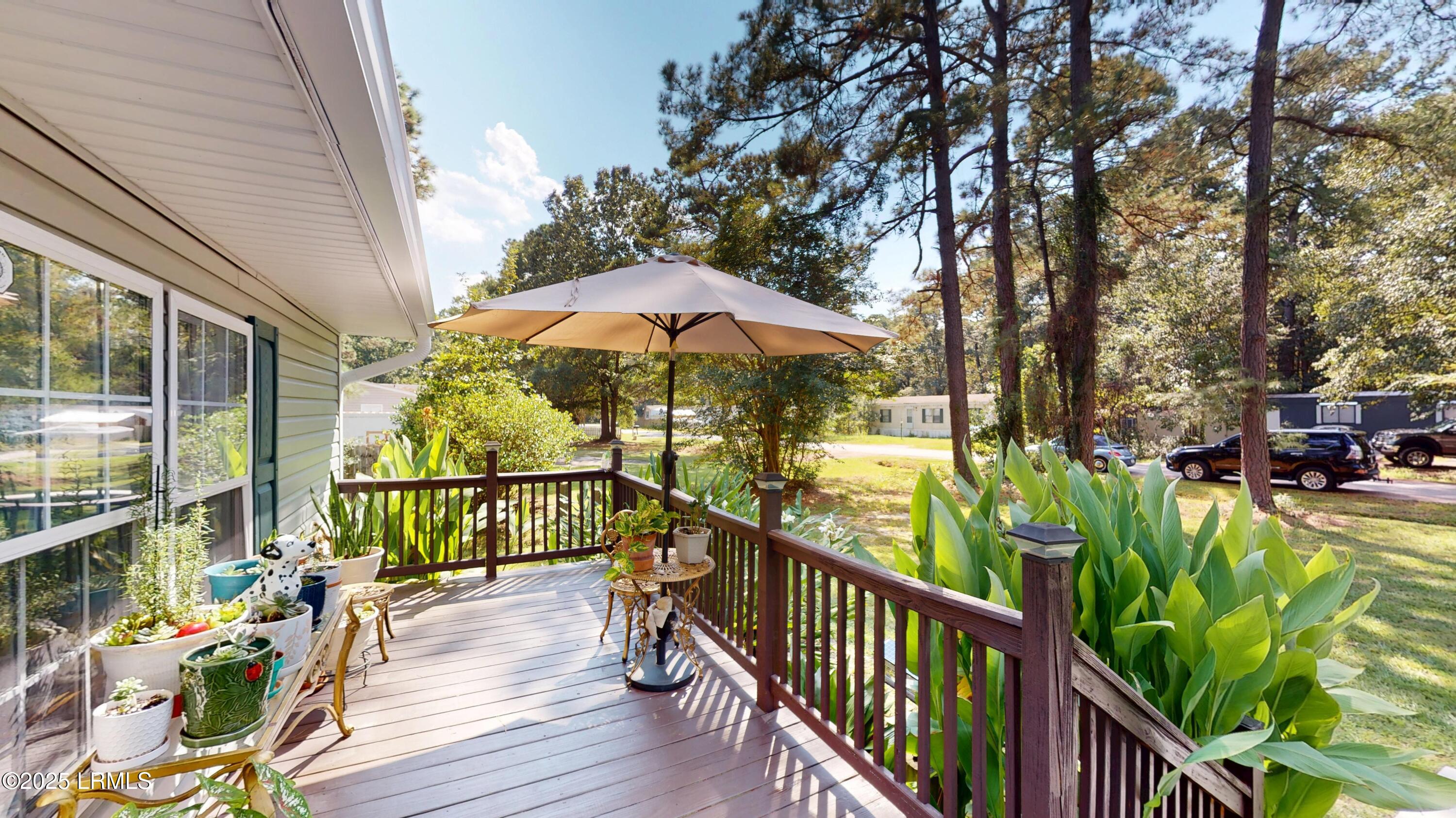 18 State Rd S-7-458 Beaufort, SC 29906 - Photo 2 of 39 18-Capehart-Circle-09222025_112930