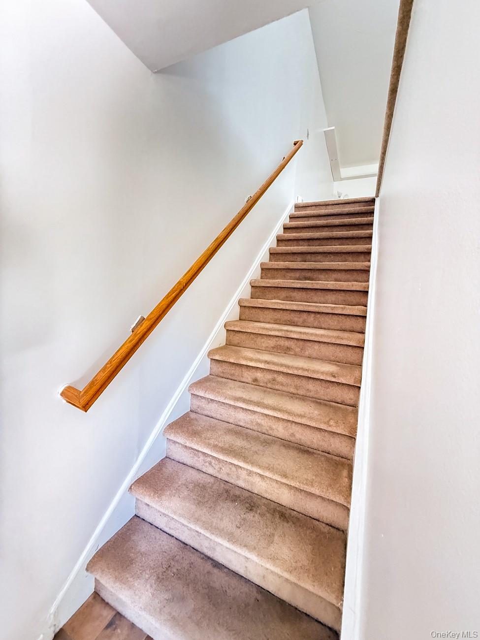 1840 Crompond Road, Unit 7B8 Peekskill, NY 10566 - Photo 5 of 22 a view of entryway