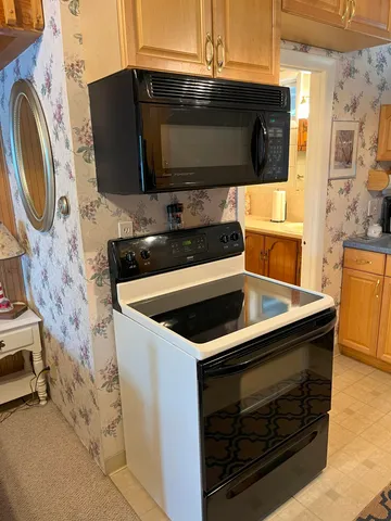 $1,350 | 766 Weirs Boulevard, Unit 27, Laconia, NH 03246