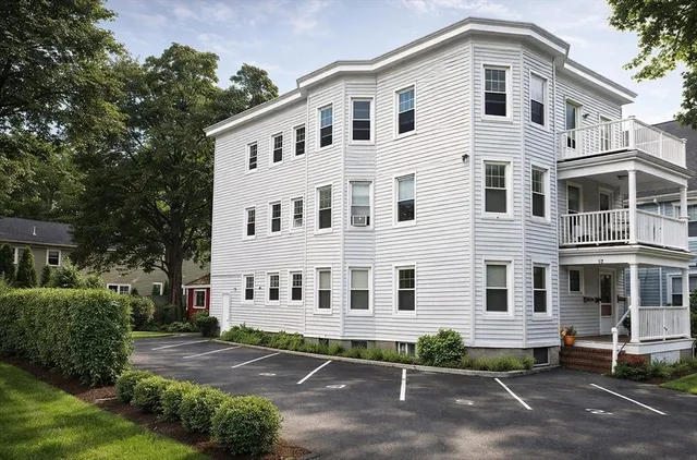 $4,100 | 12 Gordon Terrace, Unit 2, Newton, MA 02458