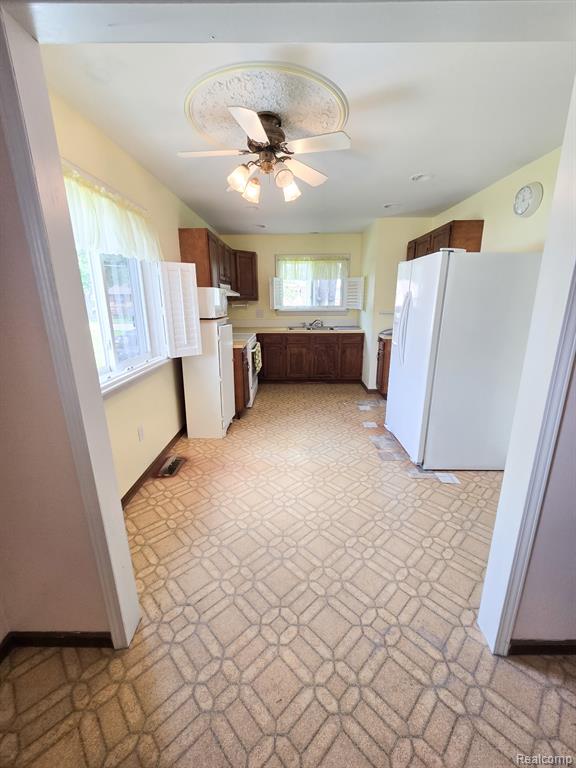 12929 Matthews Street Carleton, MI 48117 - Photo 17 of 64