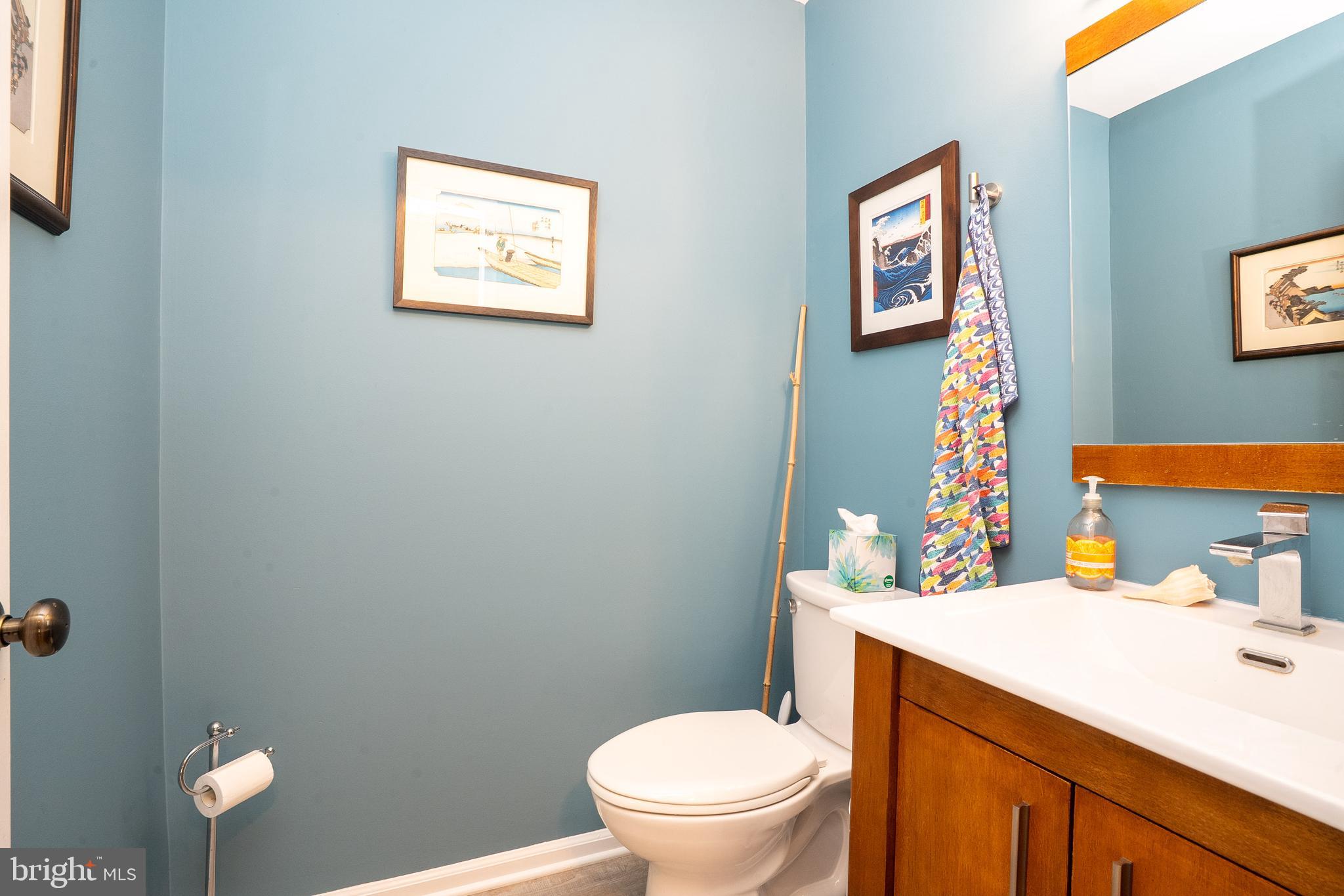 26 Baldwin Street Pennington, NJ 08534 - Photo 20 of 72 Main floor powder room