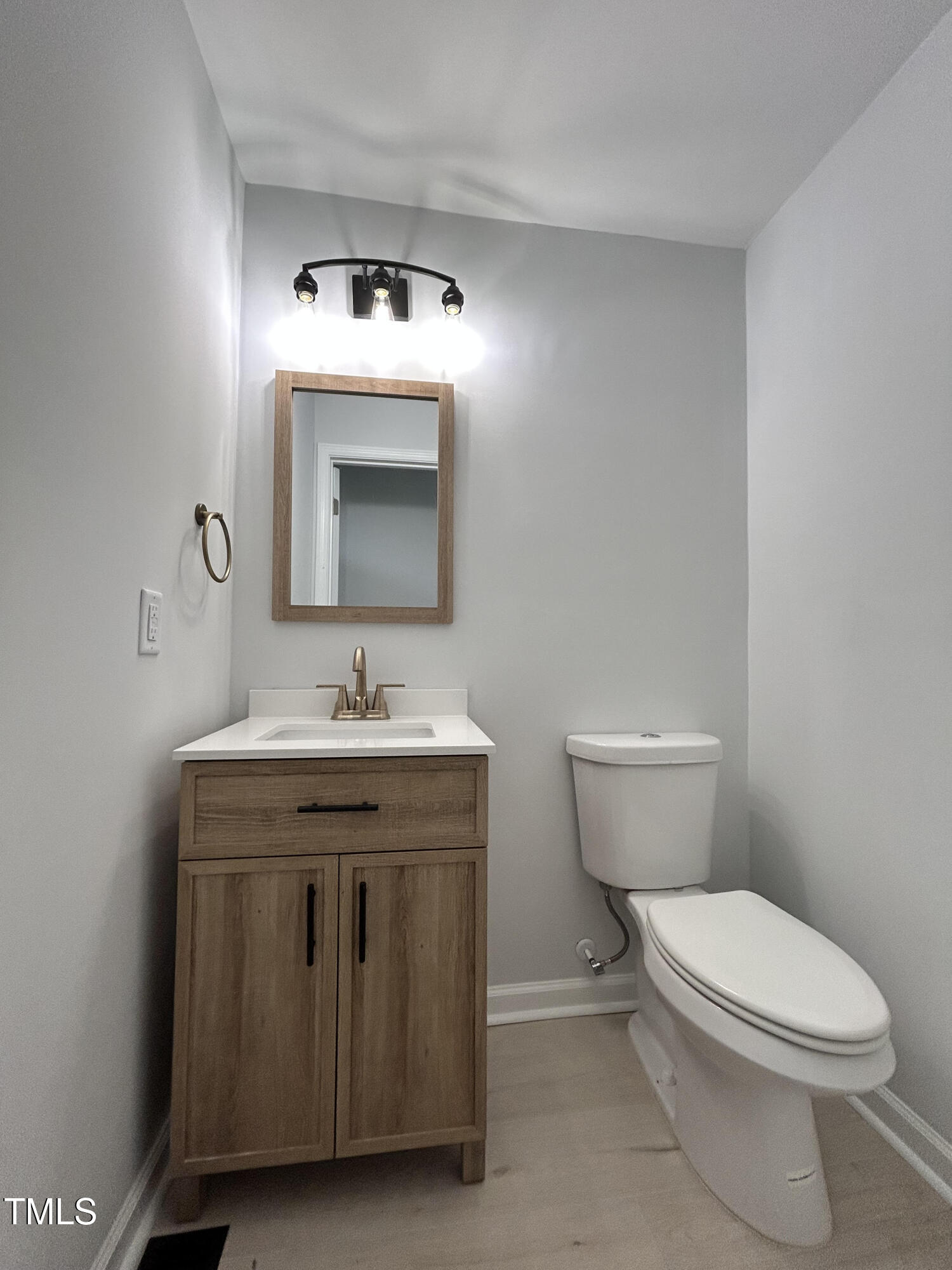 1116 Temple Street Raleigh, NC 27609 - Photo 25 of 35 half bath