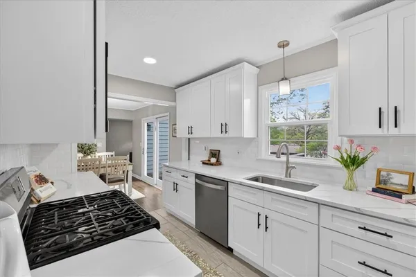 $395,000 | 5507 Roe Boulevard, Roeland Park, KS 66205