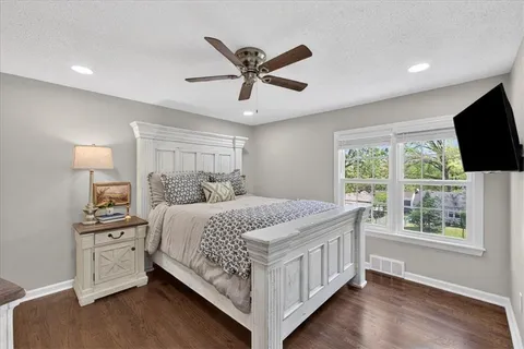 $395,000 | 5507 Roe Boulevard, Roeland Park, KS 66205