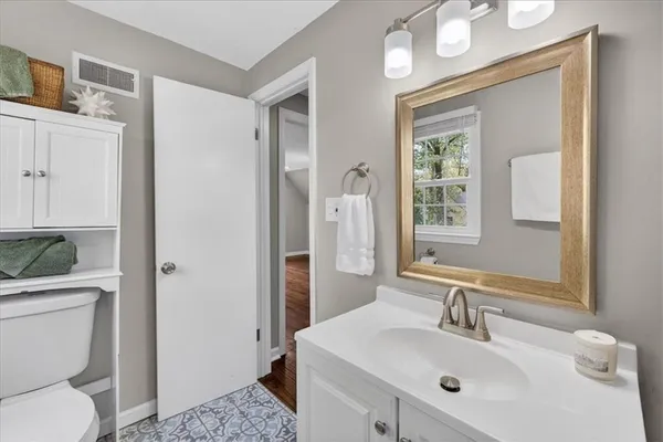 $395,000 | 5507 Roe Boulevard, Roeland Park, KS 66205