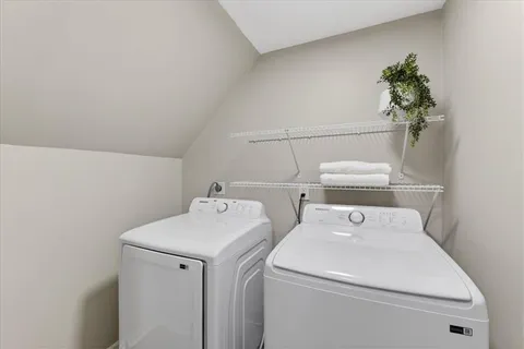 $395,000 | 5507 Roe Boulevard, Roeland Park, KS 66205