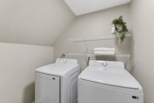 $395,000 | 5507 Roe Boulevard, Roeland Park, KS 66205