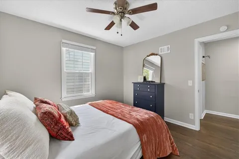 $395,000 | 5507 Roe Boulevard, Roeland Park, KS 66205