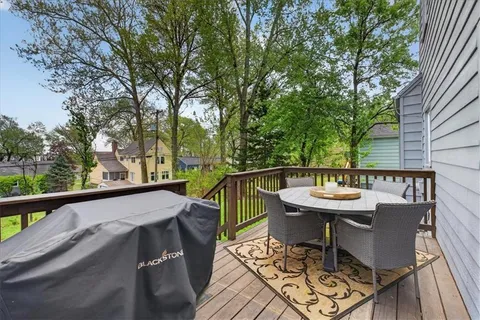 $395,000 | 5507 Roe Boulevard, Roeland Park, KS 66205