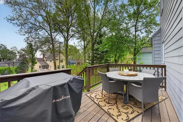 $395,000 | 5507 Roe Boulevard, Roeland Park, KS 66205