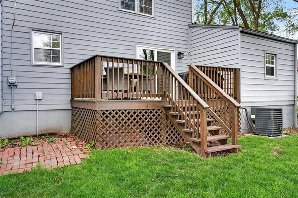 $395,000 | 5507 Roe Boulevard, Roeland Park, KS 66205