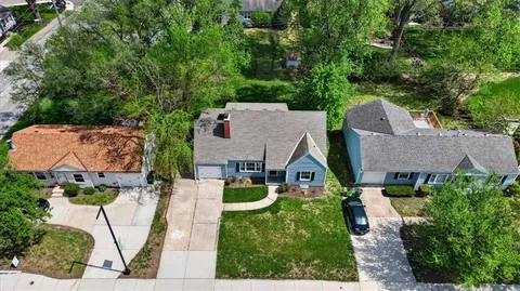 $395,000 | 5507 Roe Boulevard, Roeland Park, KS 66205