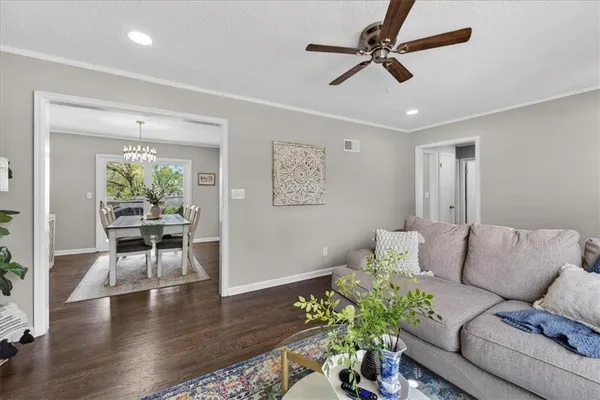 $395,000 | 5507 Roe Boulevard, Roeland Park, KS 66205