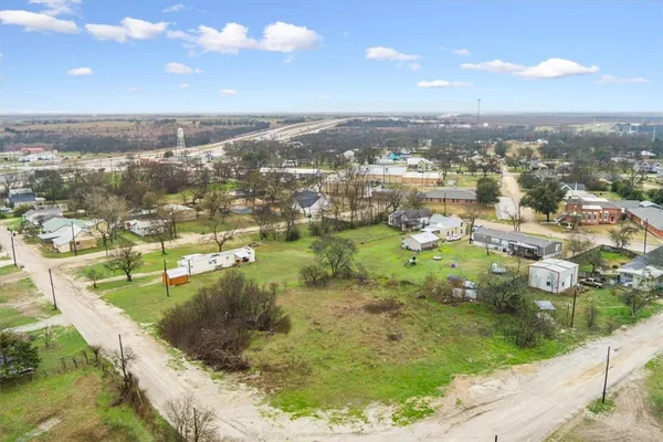 $69,900 | 208 Evergreen Street, Eddy, TX 76524