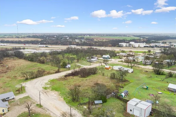 $69,900 | 208 Evergreen Street, Eddy, TX 76524