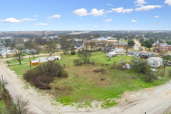 $69,900 | 208 Evergreen Street, Eddy, TX 76524