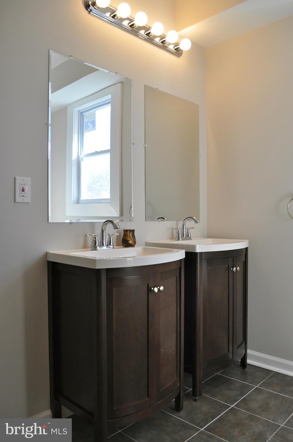 3402 Edgewood Road Baltimore, MD 21215 - Photo 13 of 18 Bath