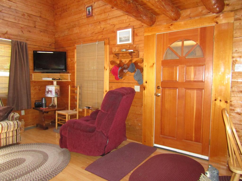 62 Rogers Pond Road Pittsburg, NH 03592 - Photo 13 of 27