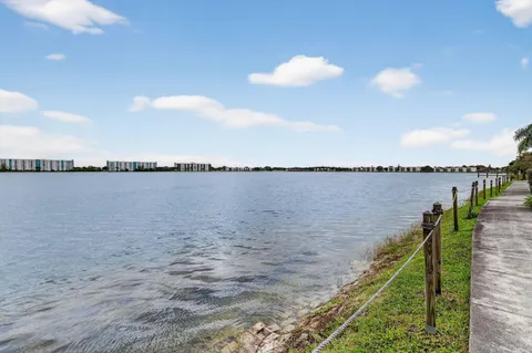 $235,000 | 117 Lake Emerald Drive, Unit 408, Oakland Park, FL 33309