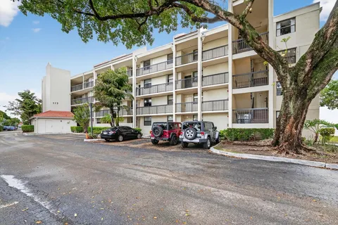 $235,000 | 117 Lake Emerald Drive, Unit 408, Oakland Park, FL 33309