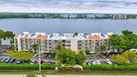 $235,000 | 117 Lake Emerald Drive, Unit 408, Oakland Park, FL 33309