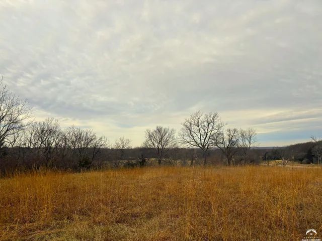 $112,500 | 800 Southeast Stanley Road, Tecumseh, KS 66542