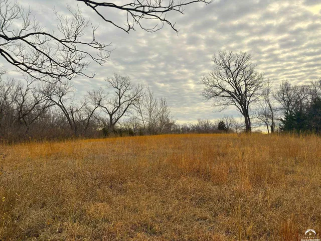 $112,500 | 800 Southeast Stanley Road, Tecumseh, KS 66542